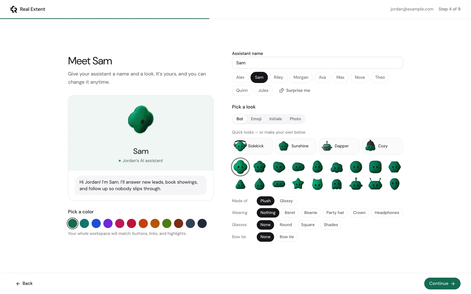 Real Extent setup step where the agent names their assistant, picks how it looks and chooses a color